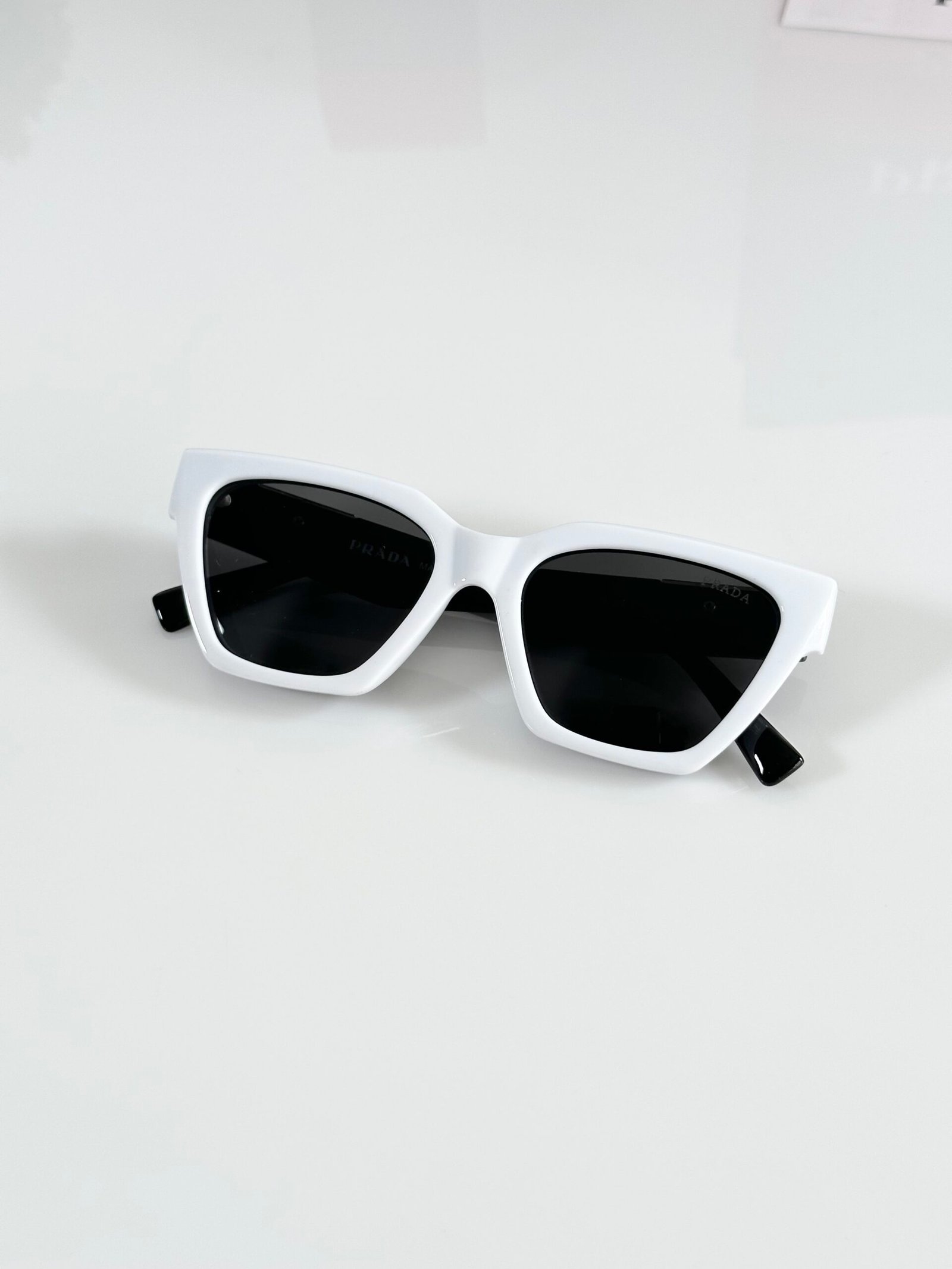 Prada_WMNS_8993_White_Black - Image 3