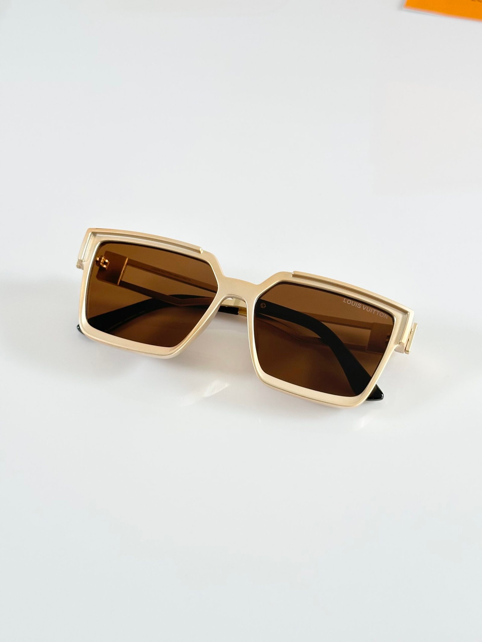 Louis_Vuitton_139_Gold_Brown - Image 3