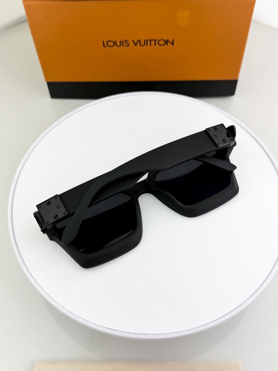 Louis_vuitton_black_65N - Image 4