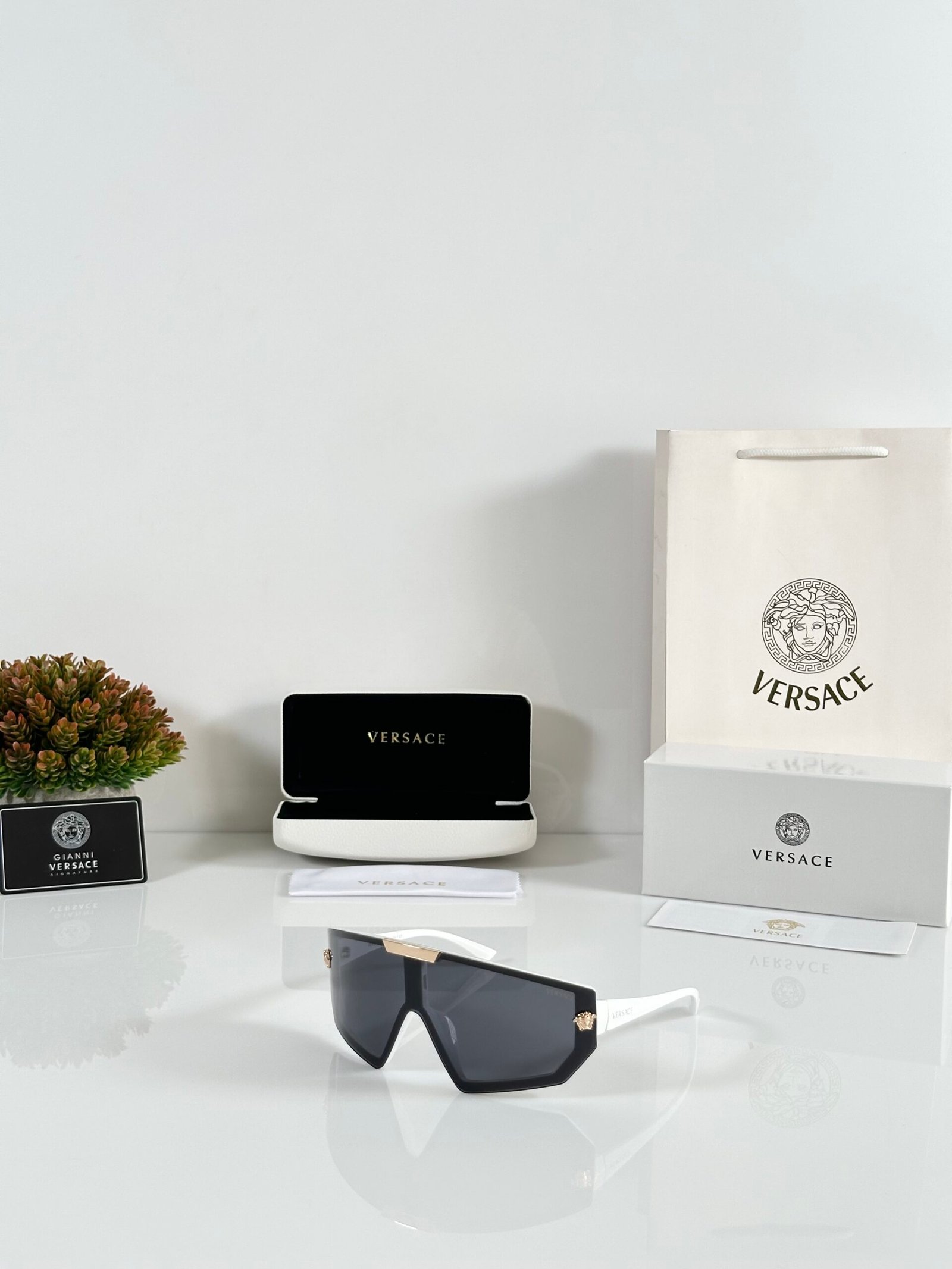 Versace 134 White Black
