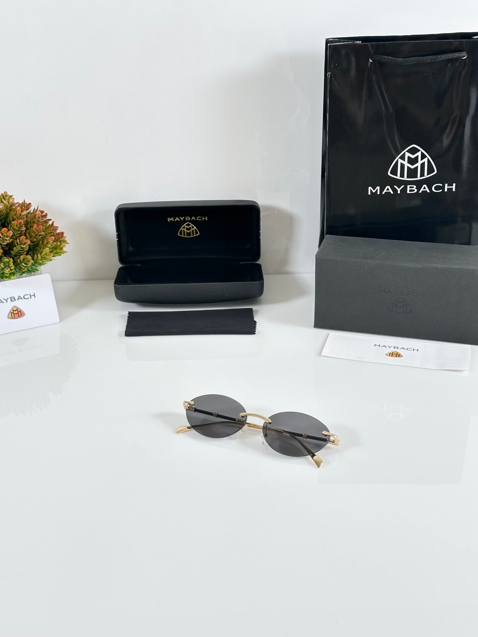 Maybach 1014 Gold Black - Image 4