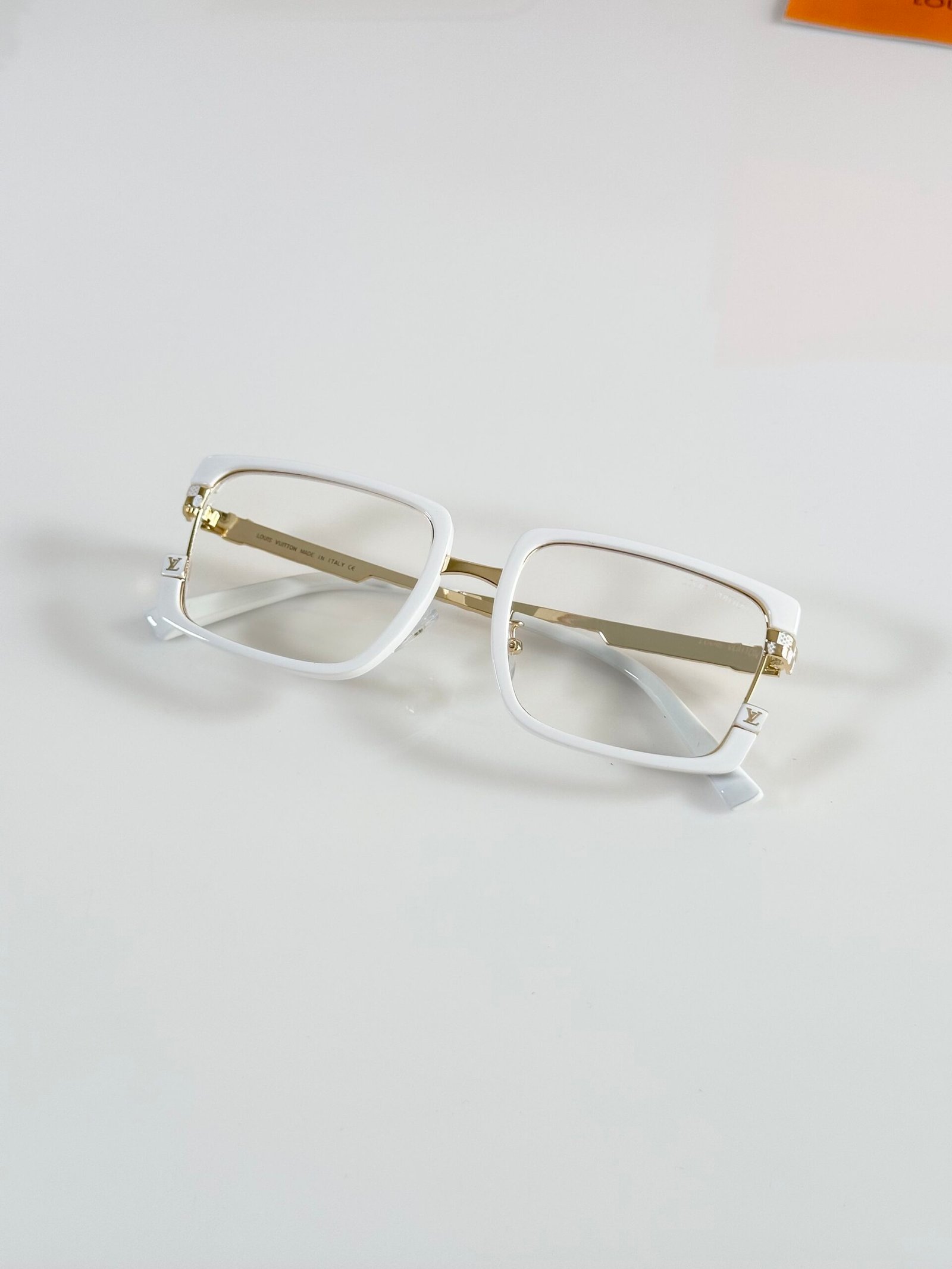 Louis_Vuitton_7295_Gold_White_Frame - Image 3