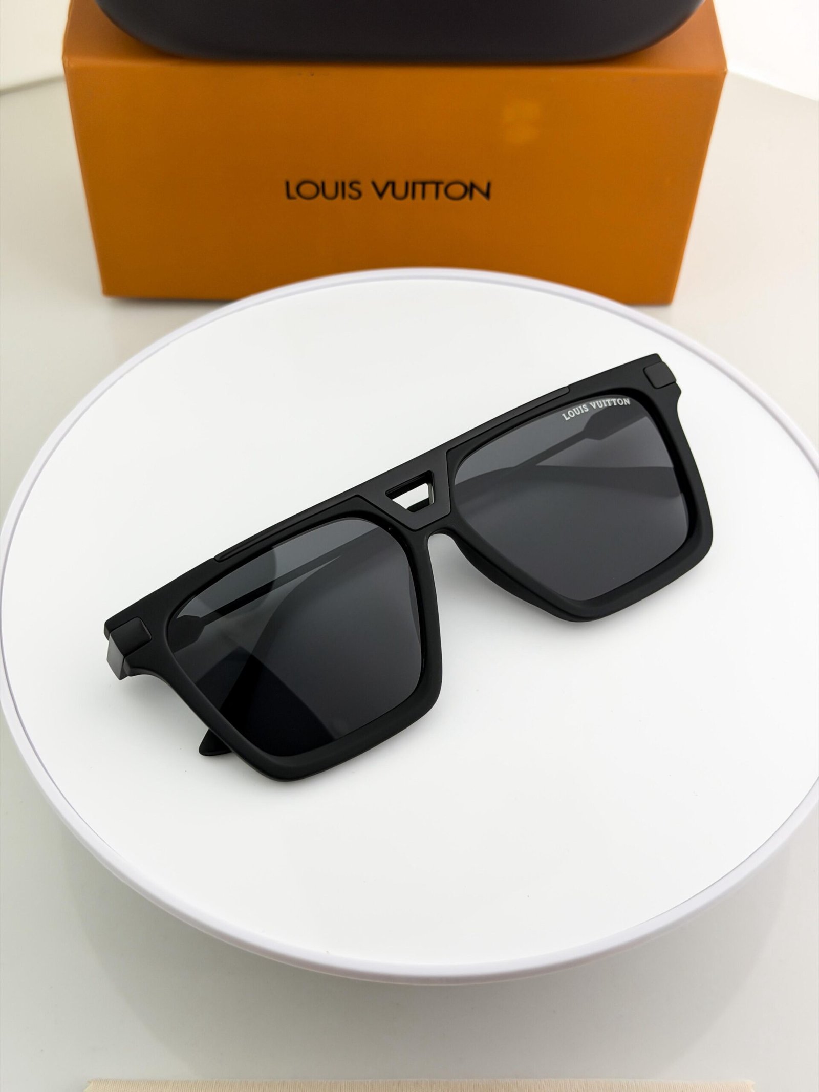 Louis_vuitton_black_1230 - Image 5