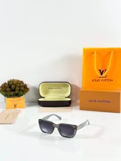 Louis_Vuitton_WMNS_5503_Grey