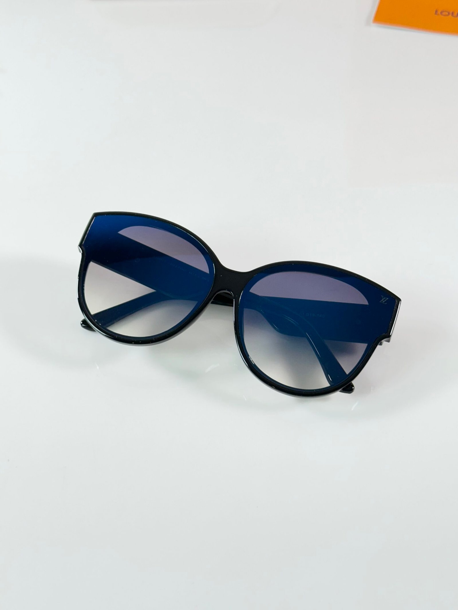 Louis_Vuitton_WMNS_8091_Black_Blue_Revo - Image 3