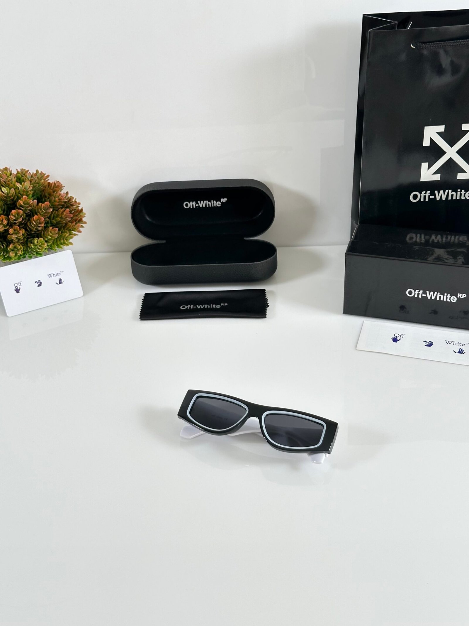 Off_White_6_Black_White - Image 4