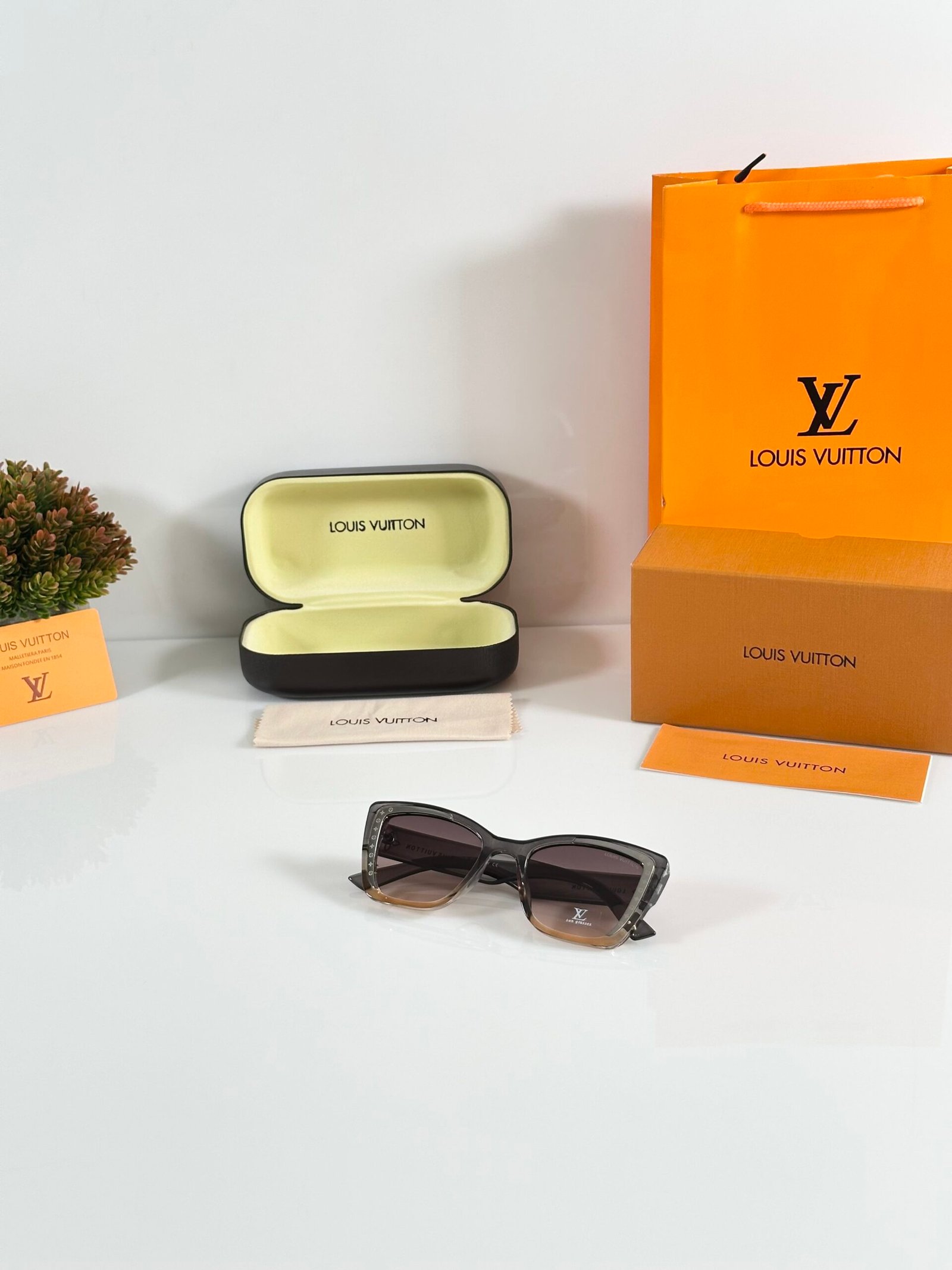 Louis_Vuitton_WMNS_0331_Grey_Orange - Image 4