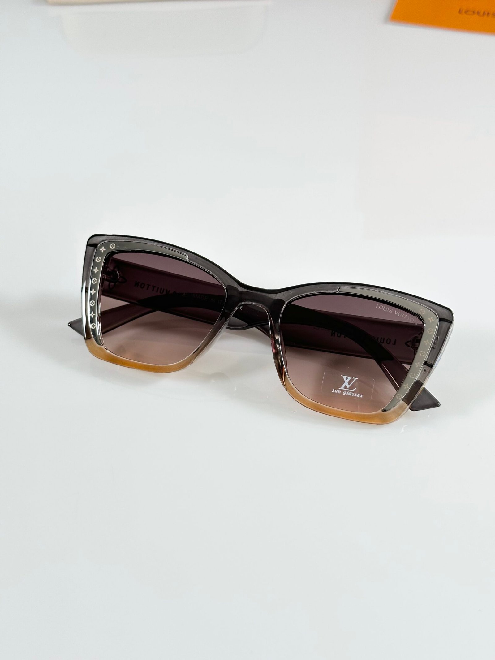 Louis_Vuitton_WMNS_0331_Grey_Orange - Image 3