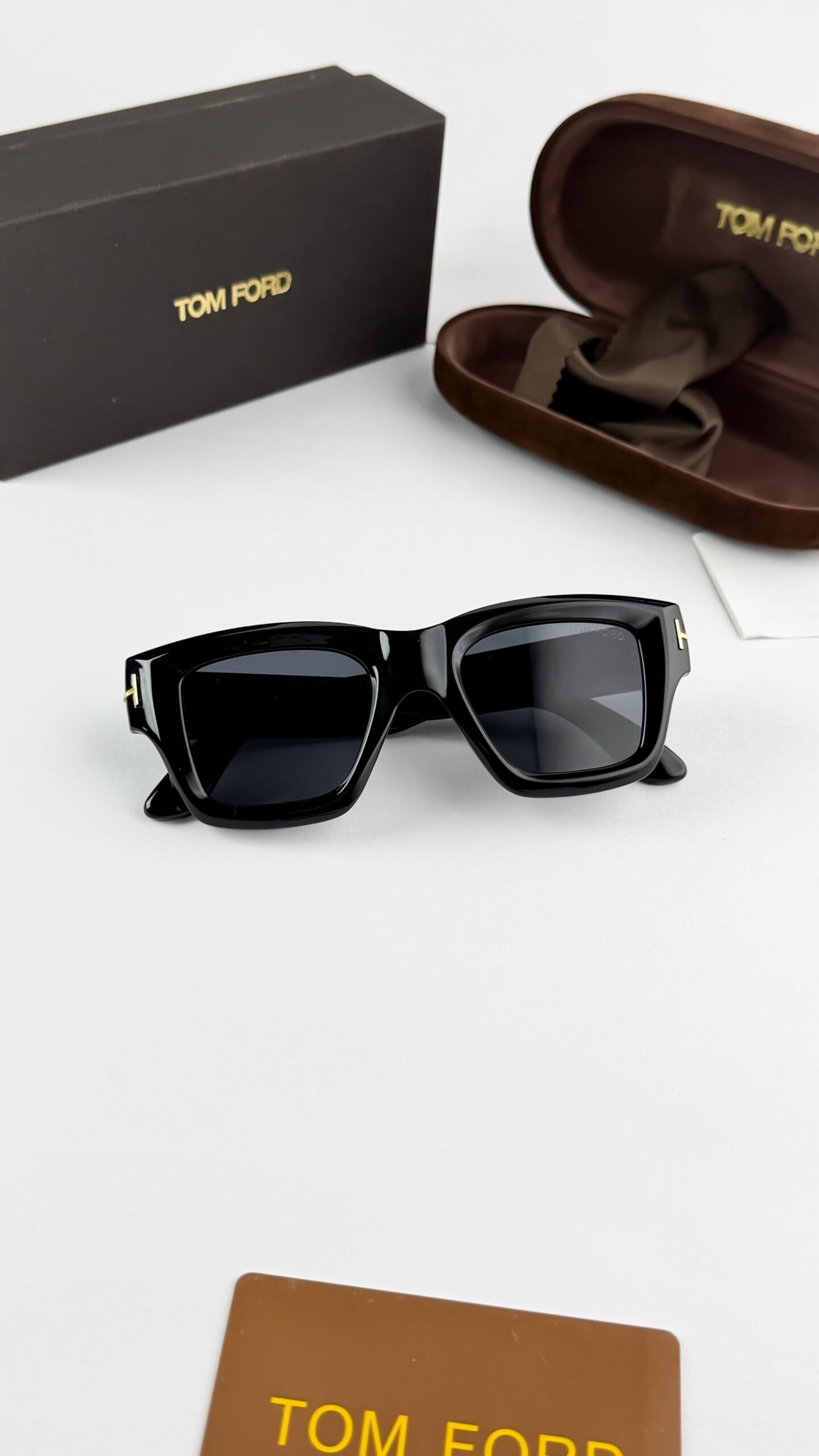 TOMFORD BLACK 184 - Image 5
