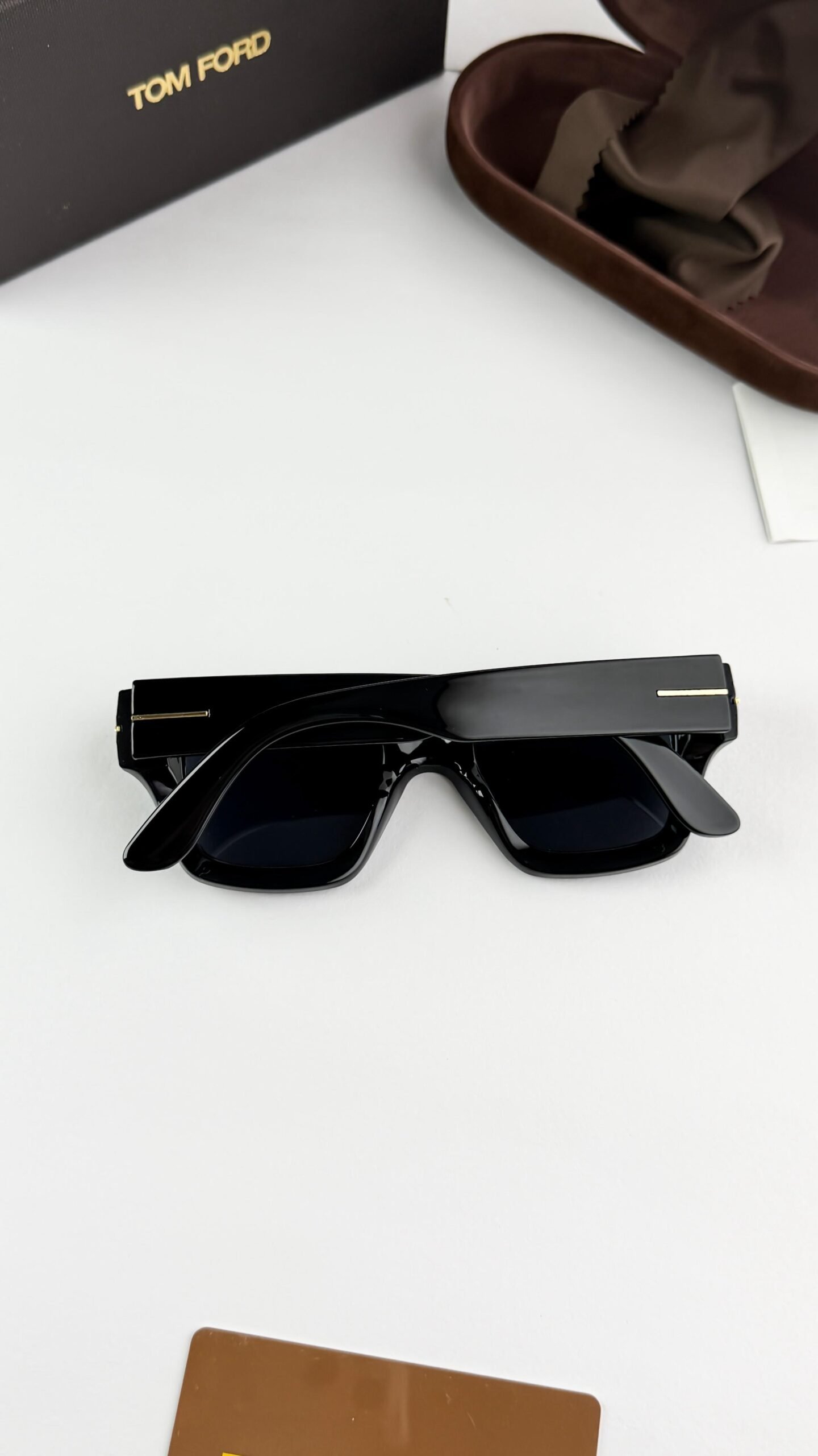 TOMFORD BLACK 184 - Image 4