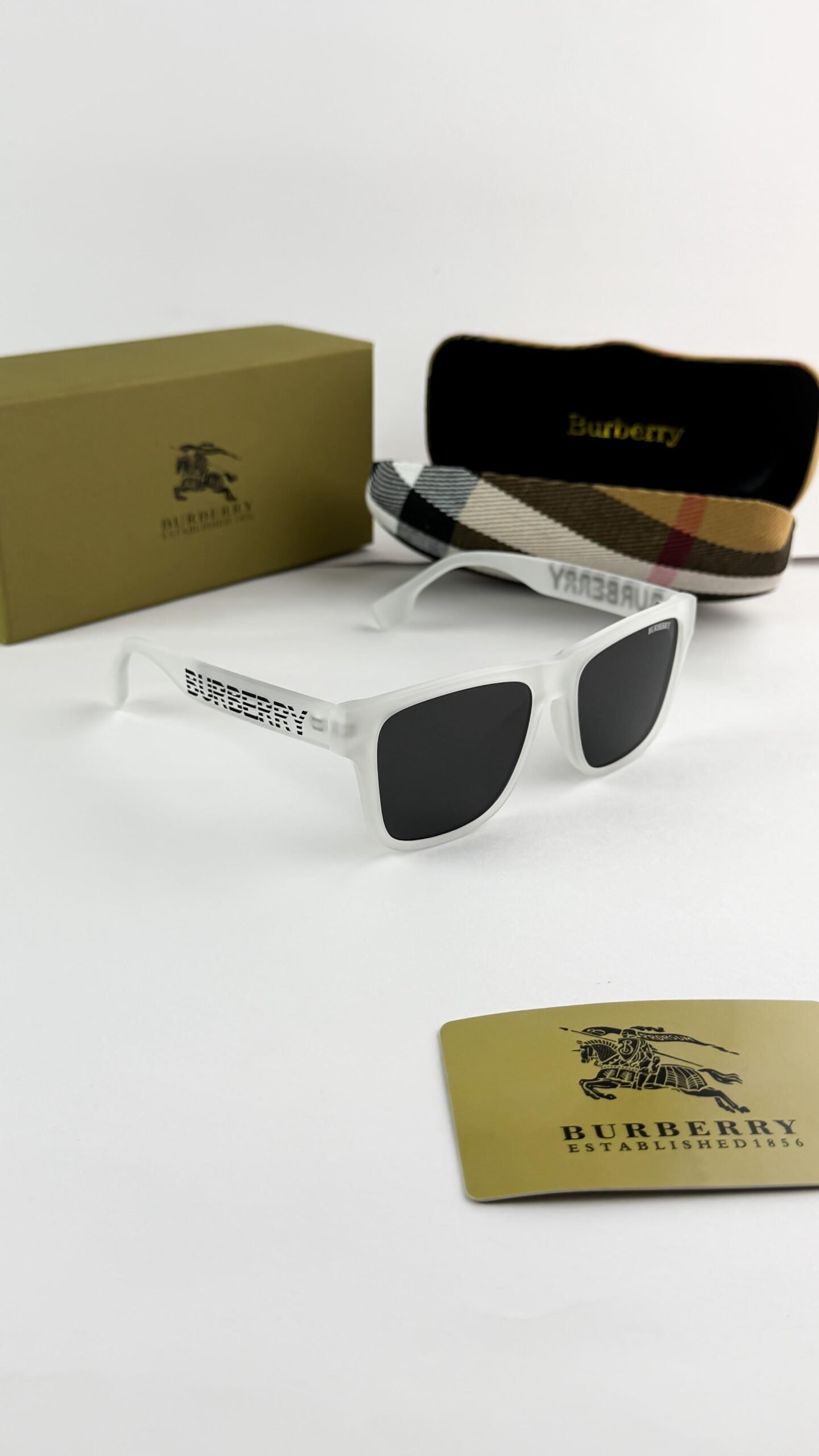 Burberry_ice_black_4358-84 - Image 3