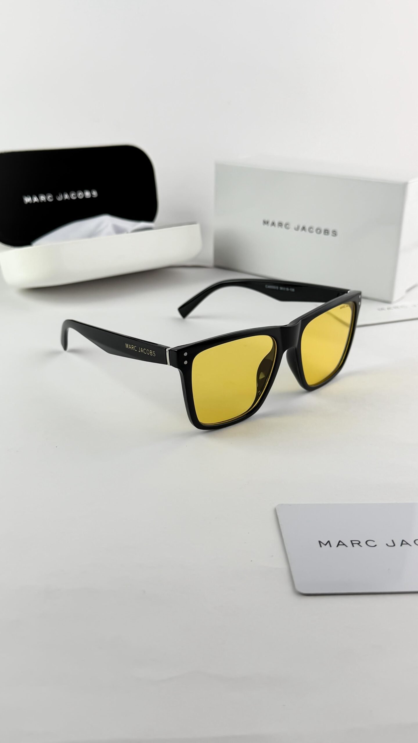 Marc Jacobs yellow 6000 - Image 5
