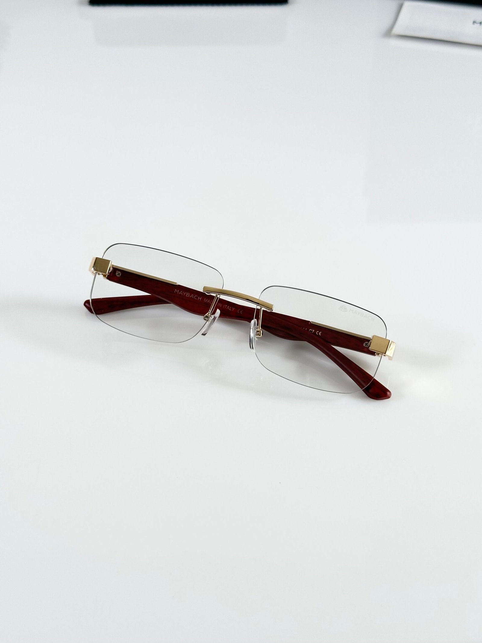 Maybach 1029 Gold Day Night Colour Changing Glass - Image 3