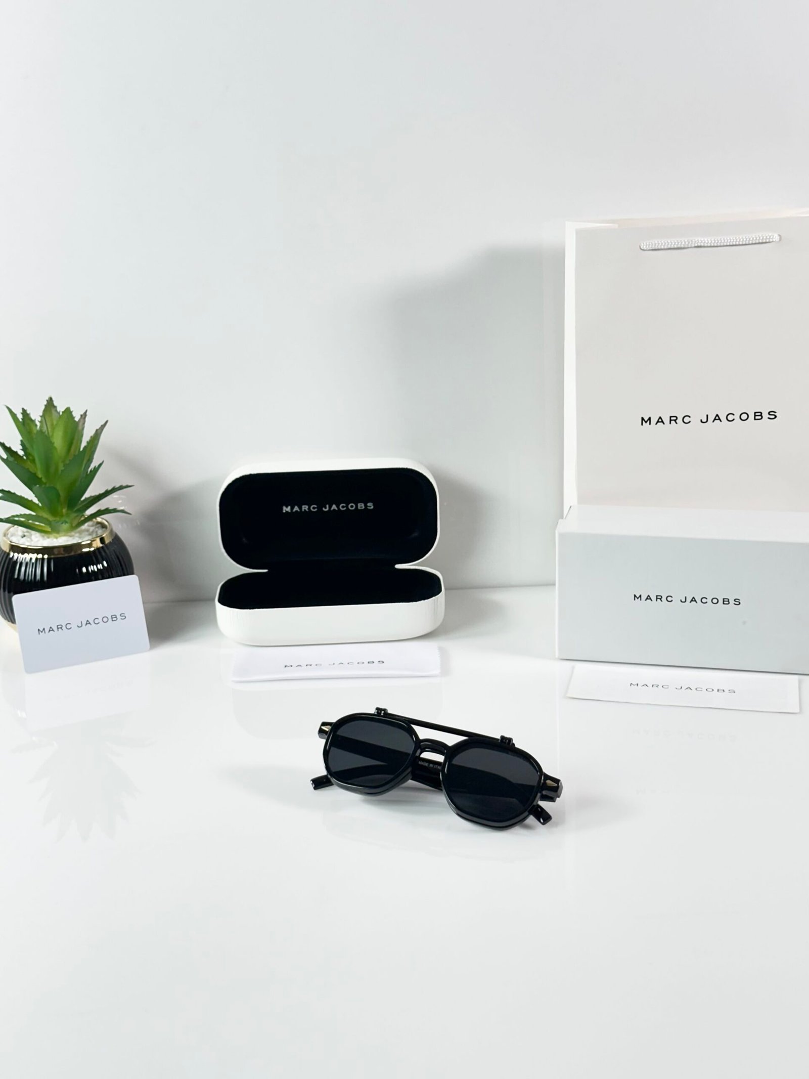 Marc Jacobs 1005 Flip Shine Black - Image 4