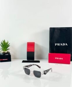 Prada_WMNS_06_Water_Black