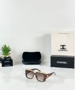 Chanel_WMNS_8317_Tiger_Brown