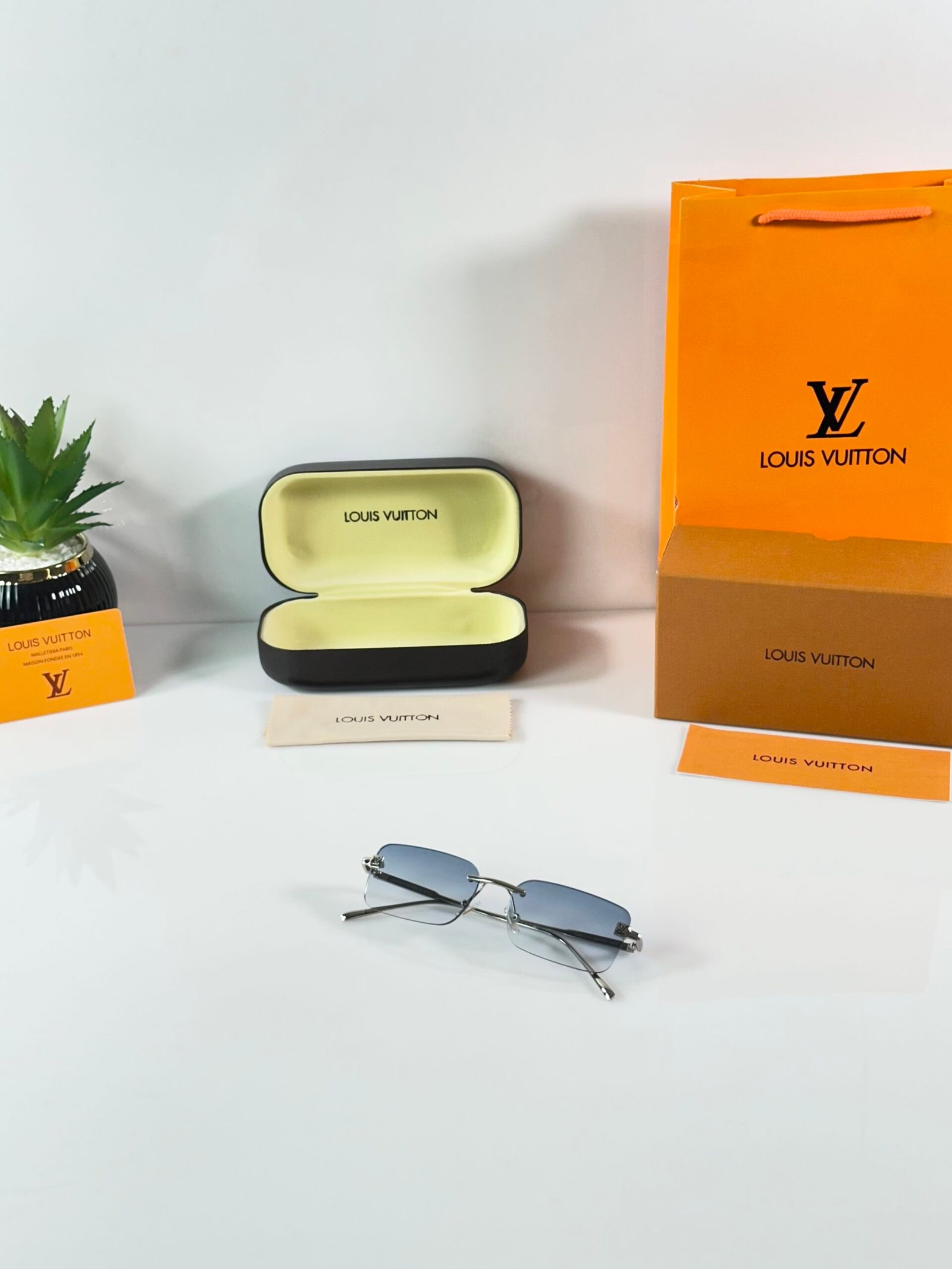 Louis_Vuitton_2131_Silver_Blue - Image 4