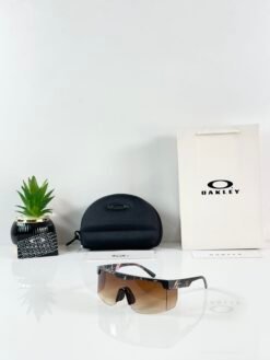 Oakley_9957_Brown