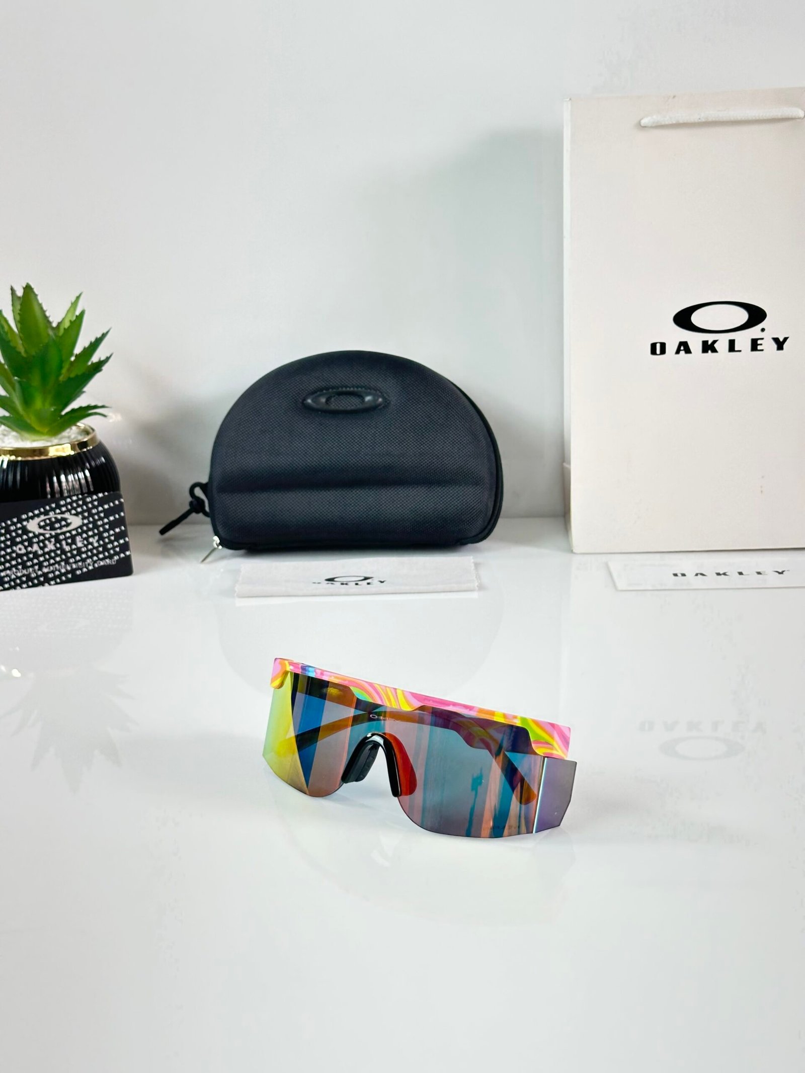 Oakley_9957_Rainbow_Orange_Mercury - Image 4