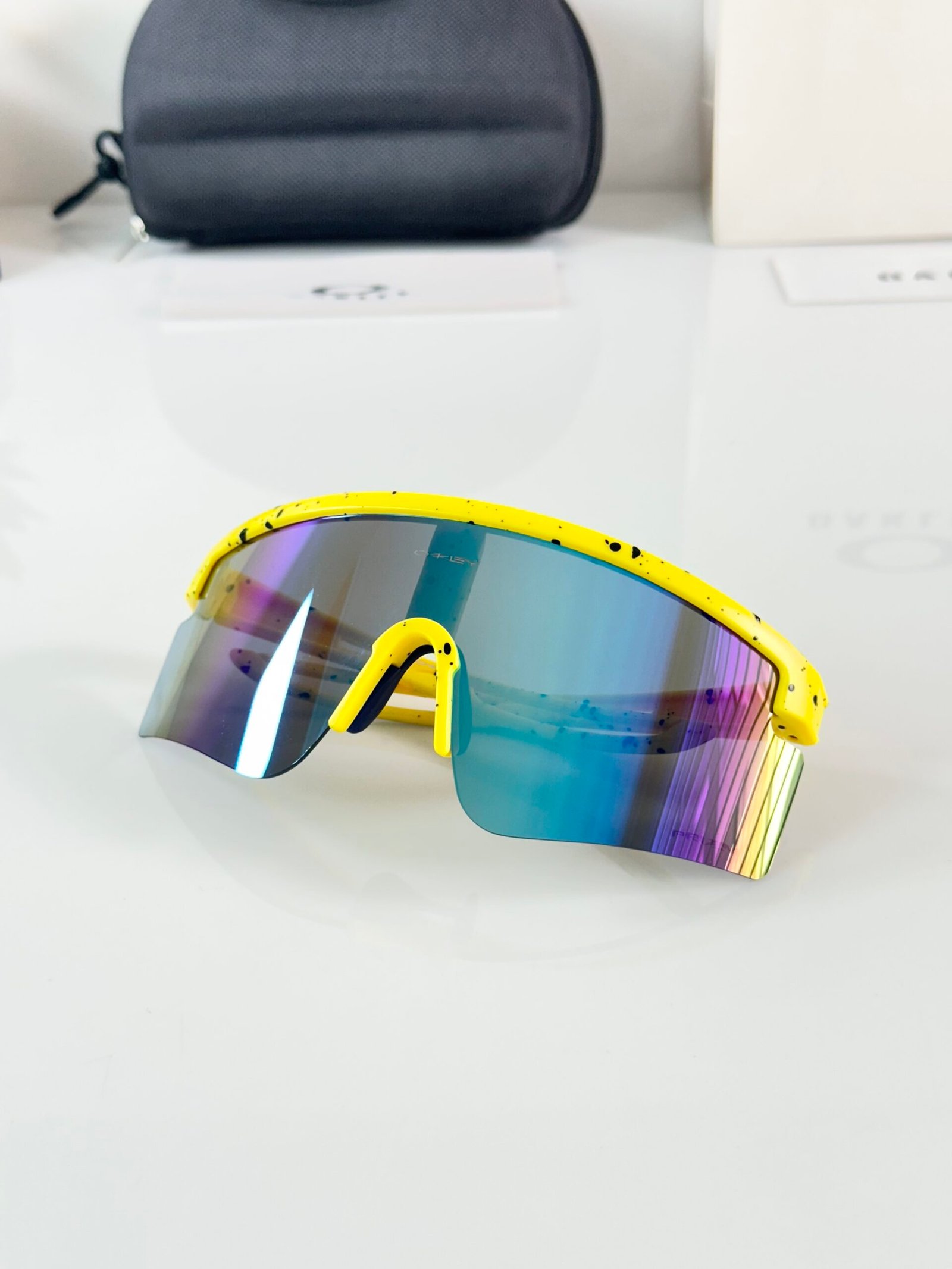 Oakley_2306_Yellow_Blue_Aqua - Image 3