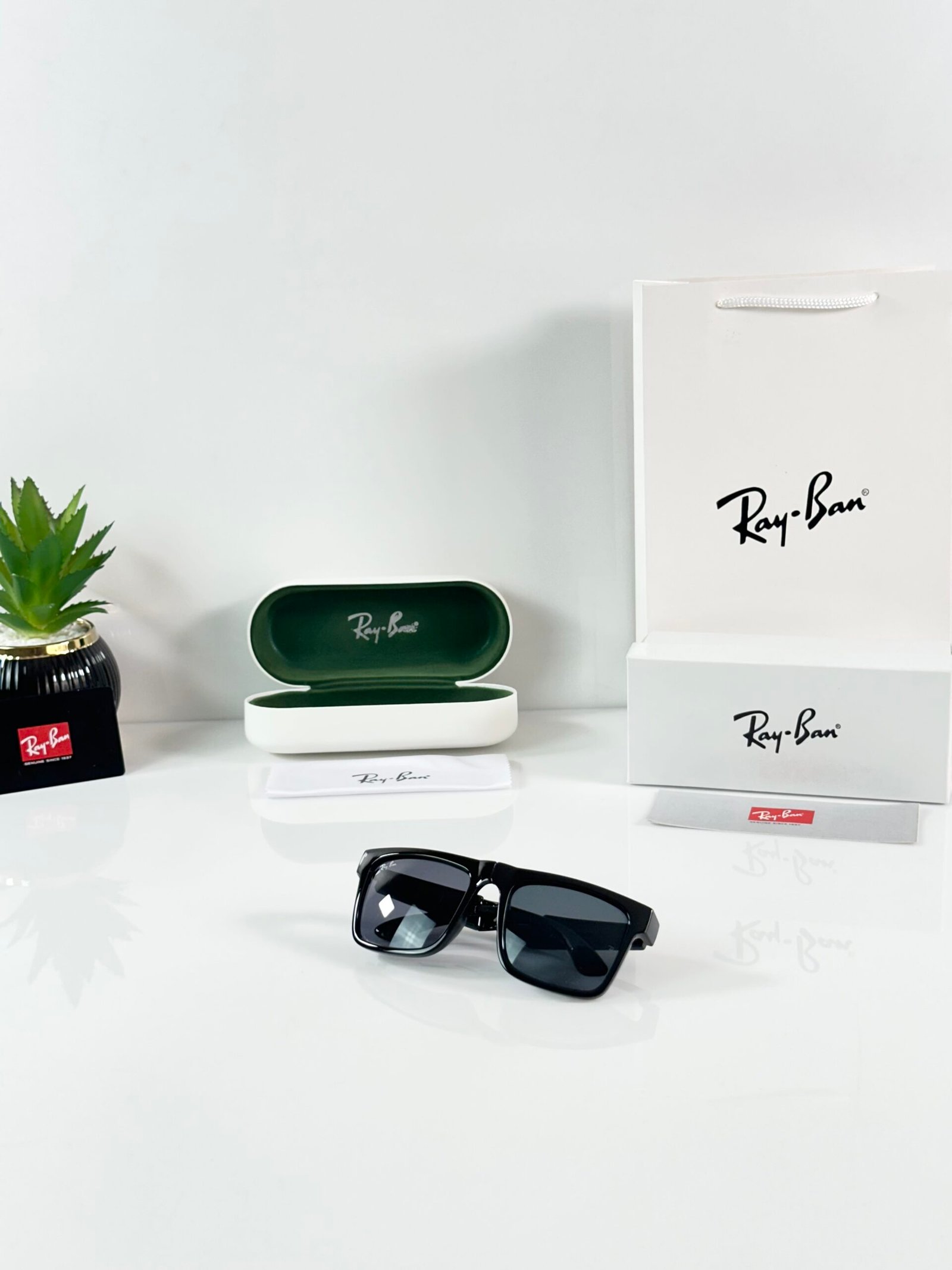 Rayban Foldable 4106 Shine Black - Image 4