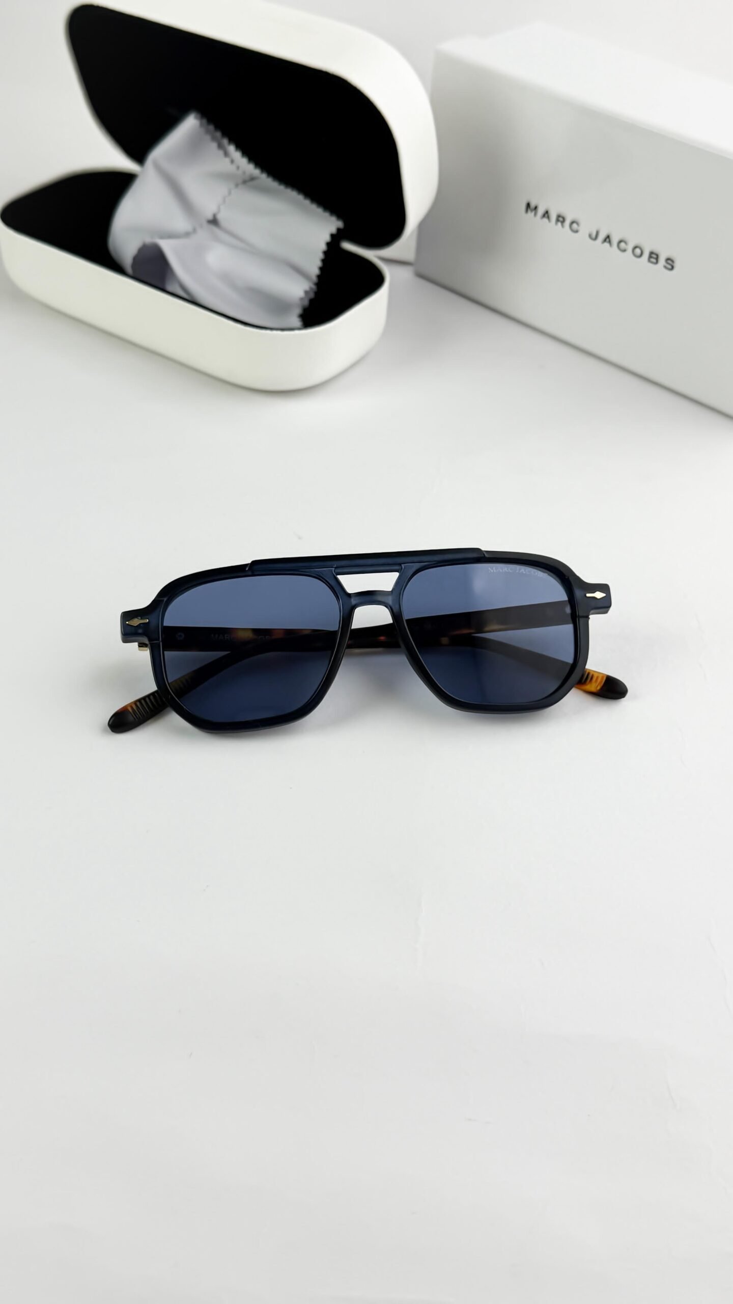 MARC JACOBS TIGER BLUE 11-36 - Image 4