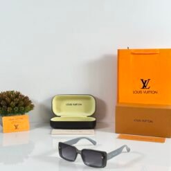 Louis_Vuitton_WMNS_5513_Grey