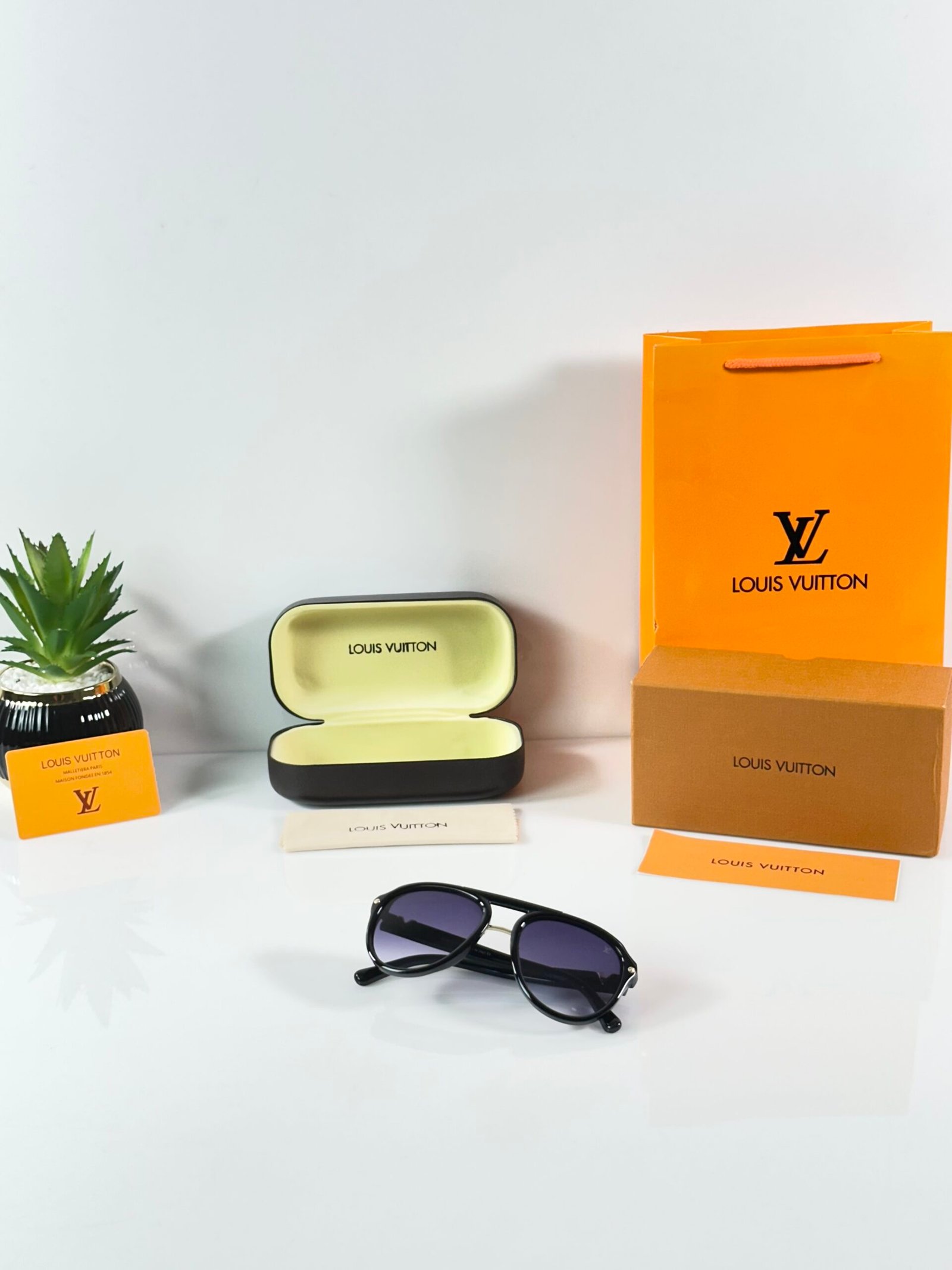 Louis_Vuitton_1939_Black_Shaded - Image 4