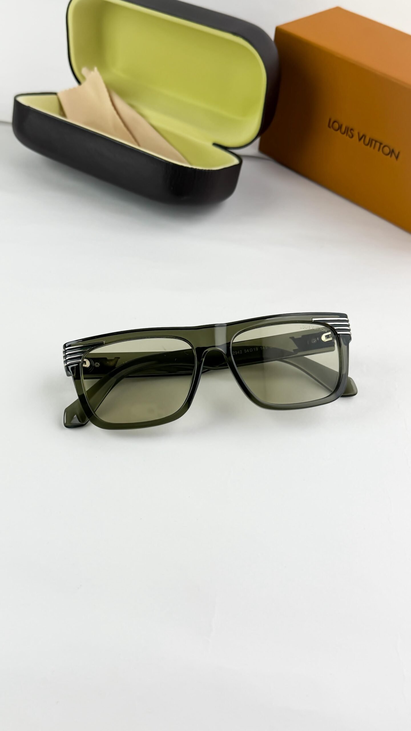 Louis_vuitton_green_2942 - Image 5