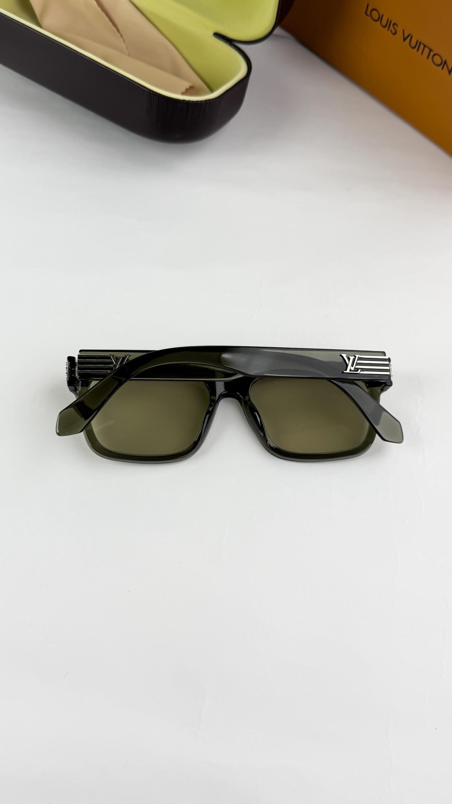 Louis_vuitton_green_2942 - Image 4