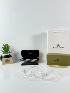 Burberry_WMNS_11089_Water_Day