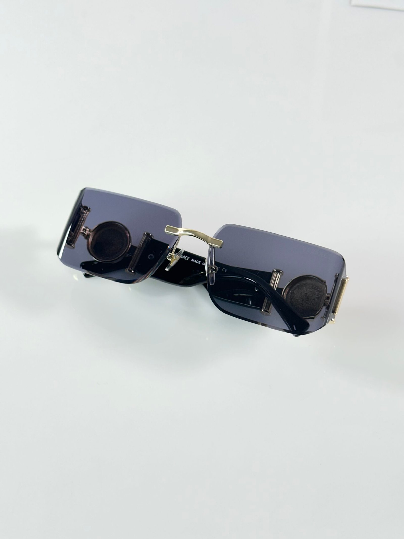 Versace 6772 Gold Black - Image 3