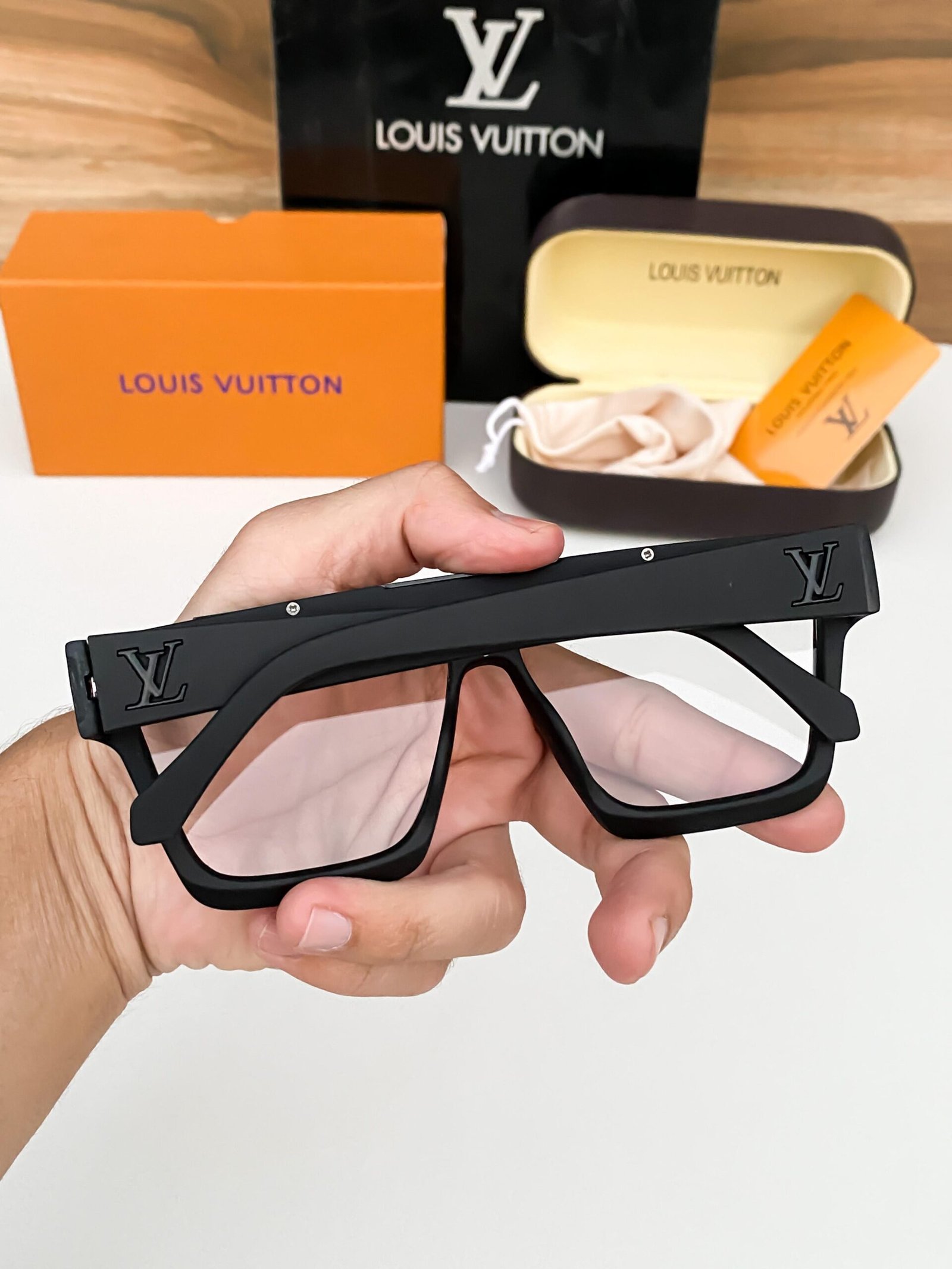 Louis_vuitton_black_plano_1502 - Image 5