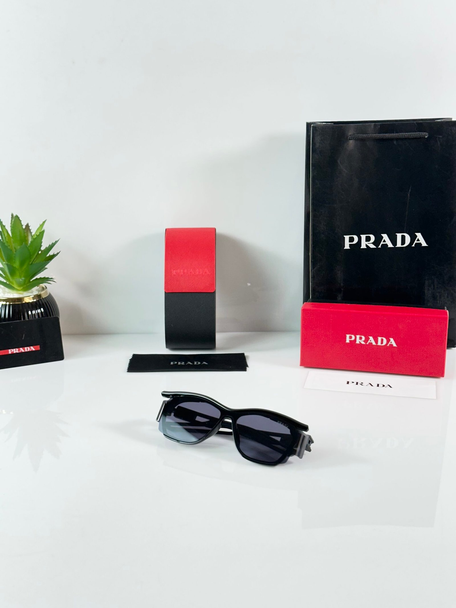 Prada_8899_Black - Image 4