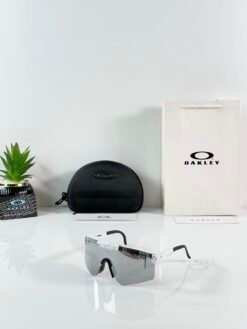 Oakley_C17_White_Silver_Mercury