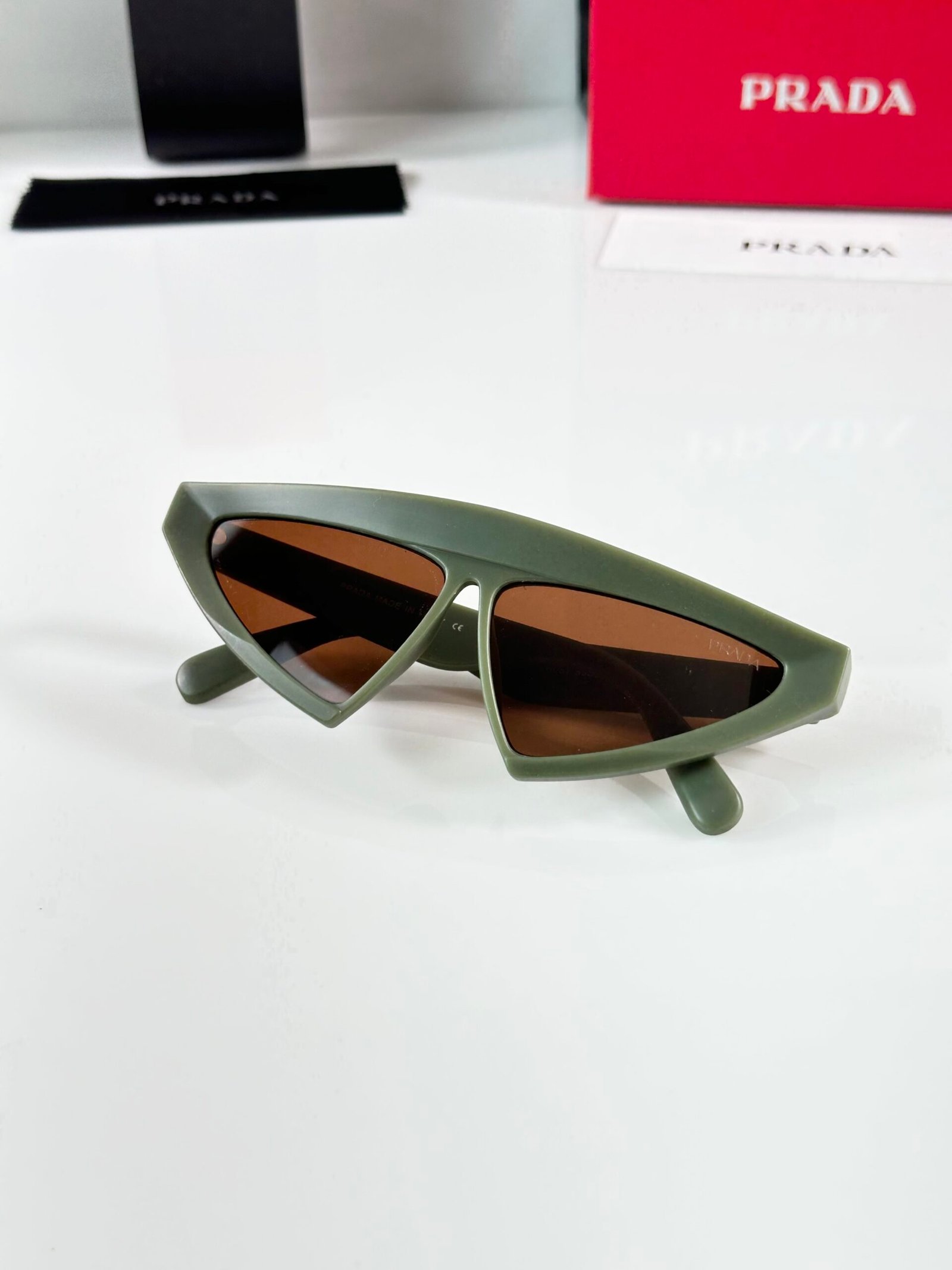 Prada_061_Green_Brown - Image 3