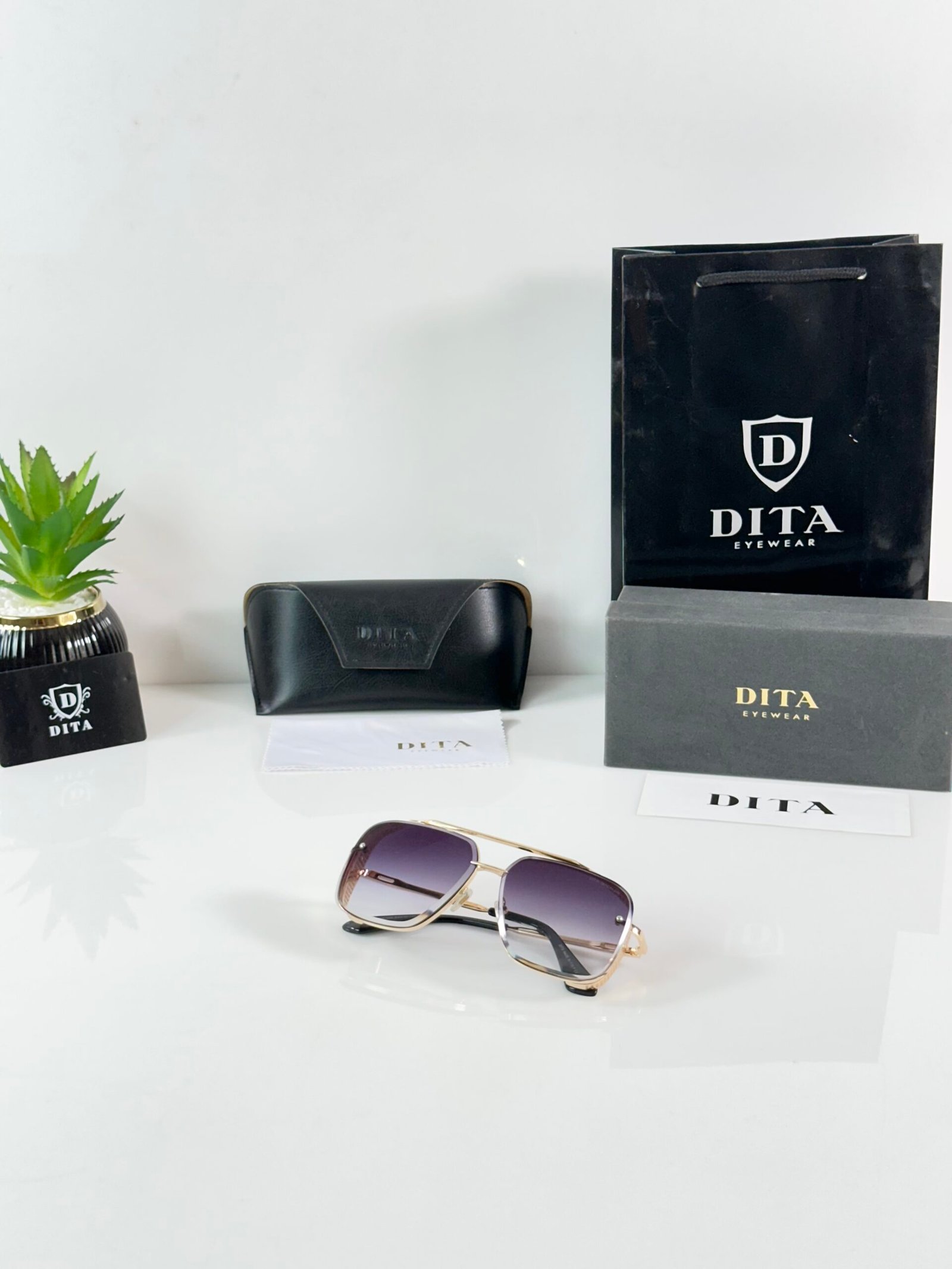 Dita 003 Gold Black DC - Image 4