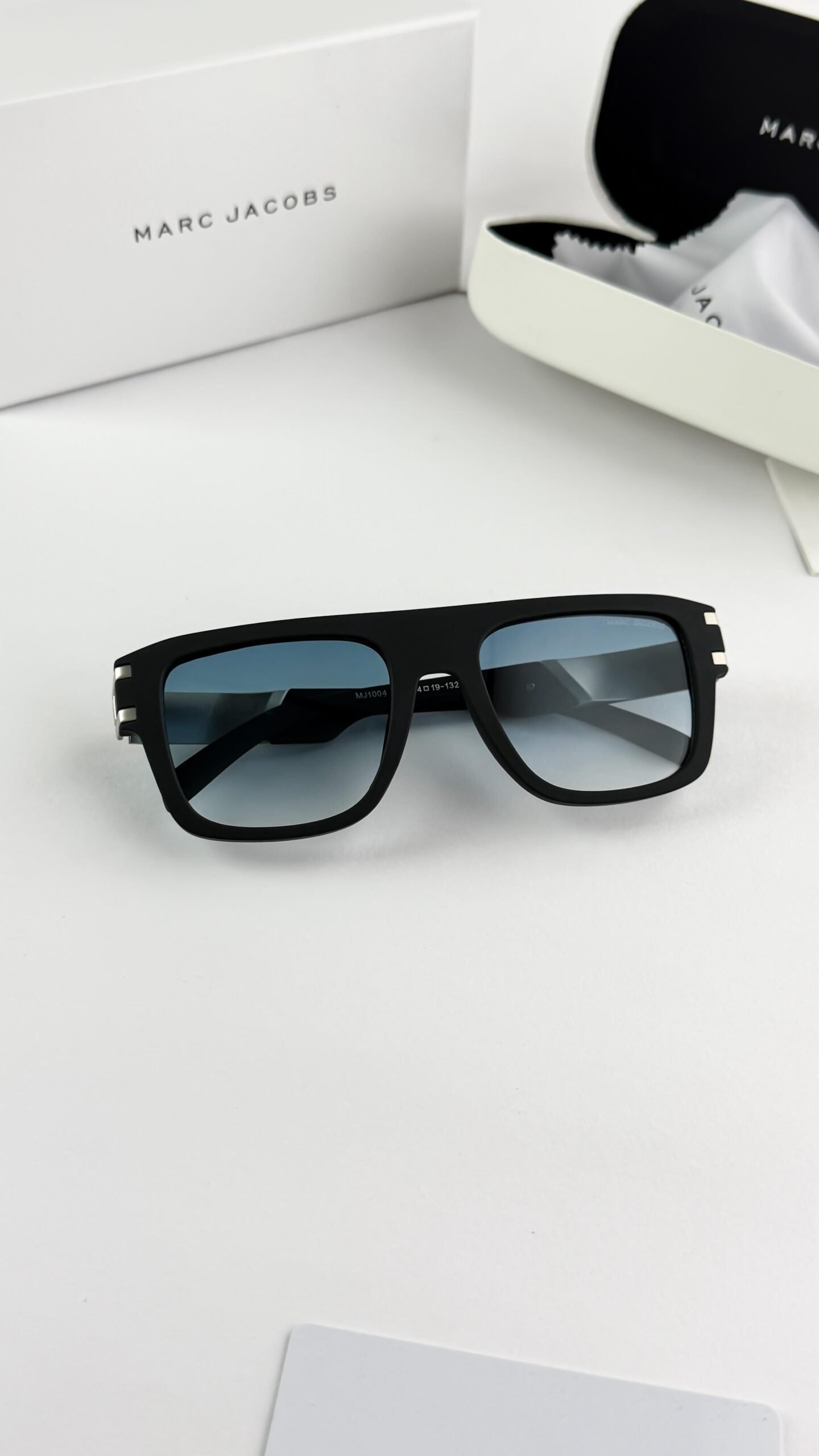 MARC JACOBS silver blue 1004 - Image 4