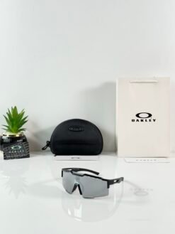 Oakley_9965_Black_Silver_Mercury