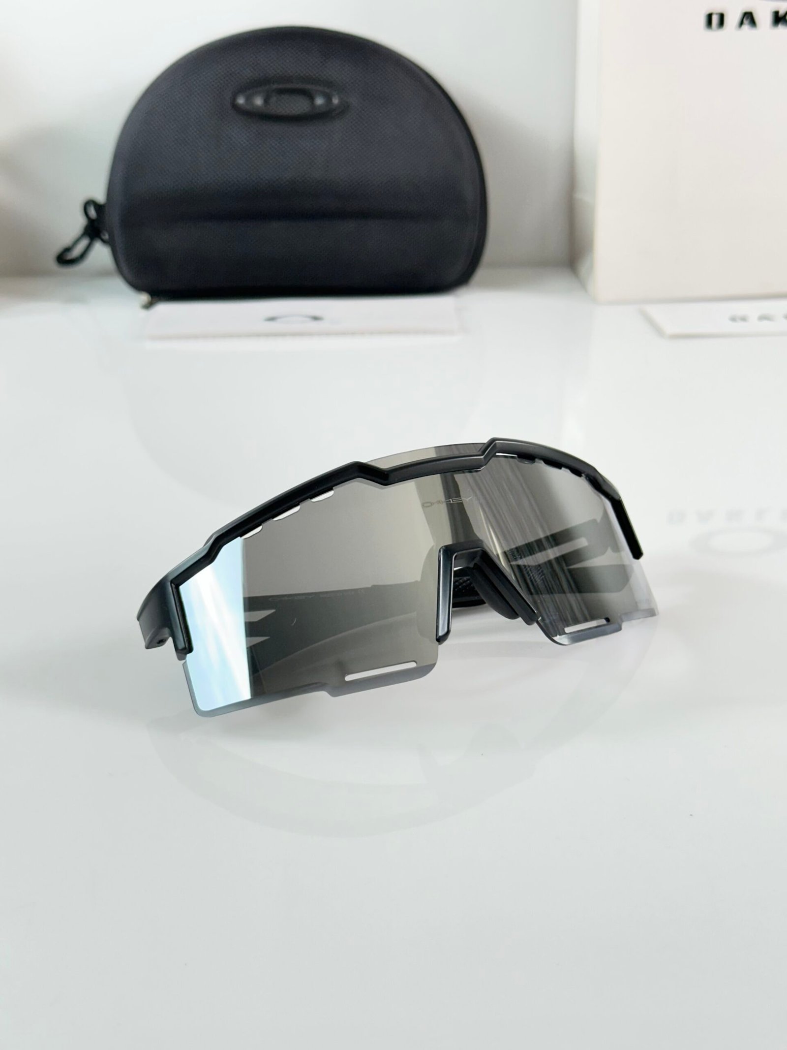 Oakley_9965_Black_Silver_Mercury - Image 3