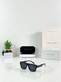 Marc Jacobs 1004 Black