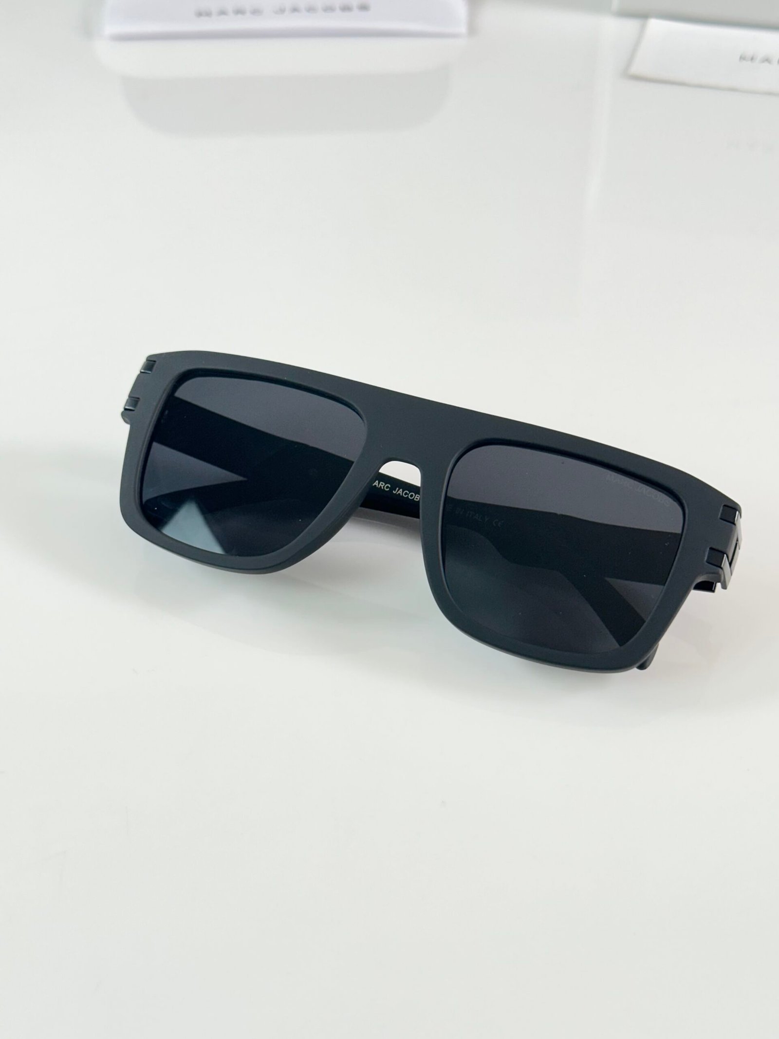 Marc Jacobs 1004 Black - Image 3