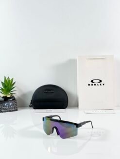 Oakley_C4_Black_Revo