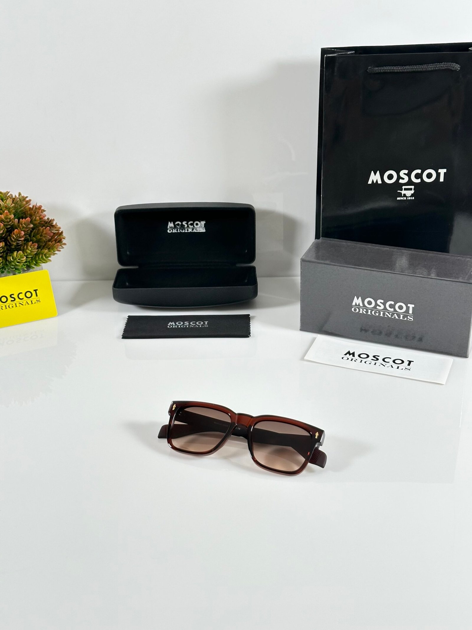 Moscot 130 Brown - Image 4