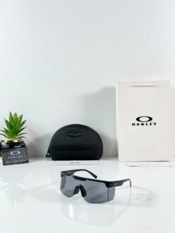 Oakley_9957_Black