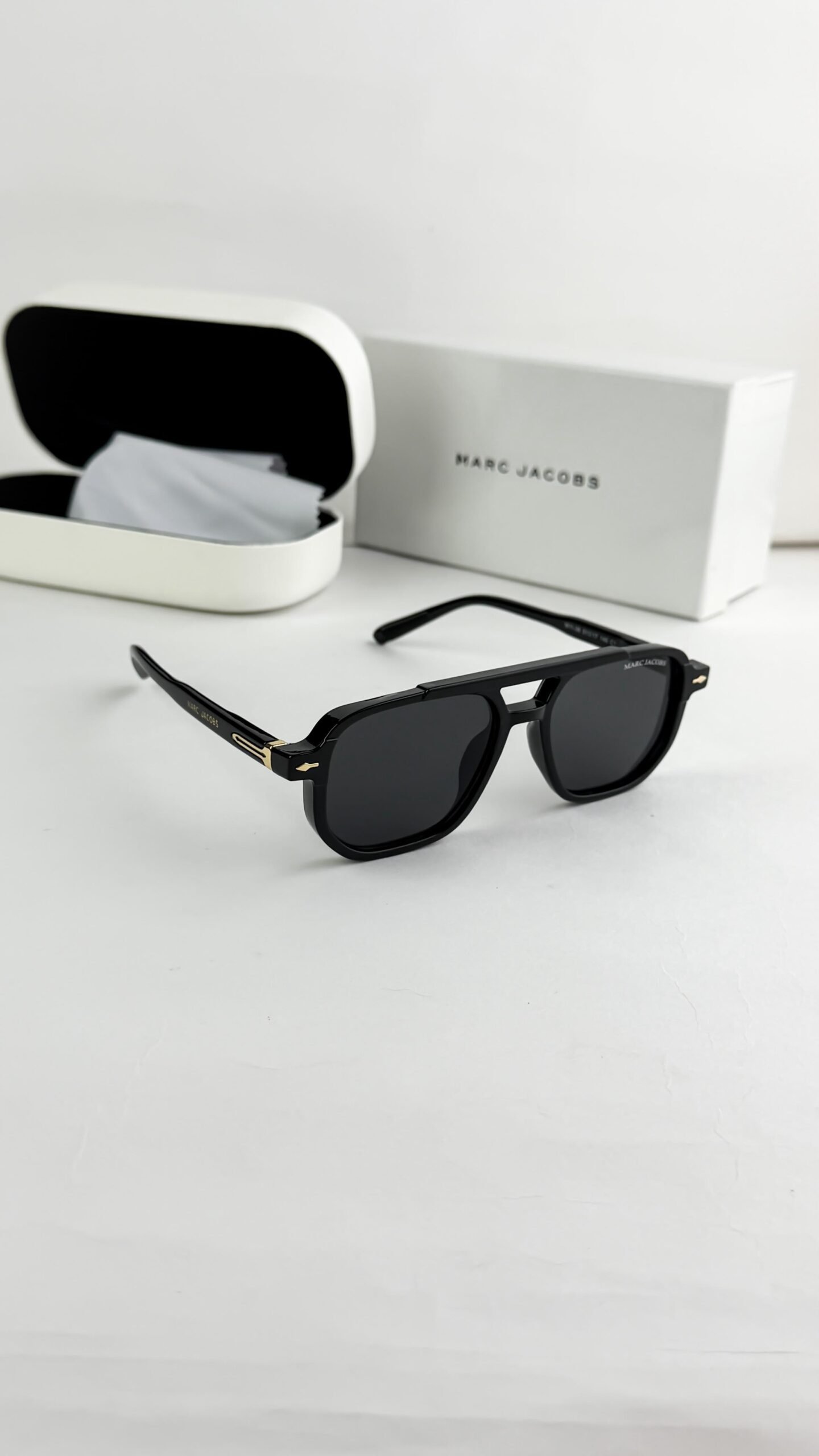 Marc Jacobs black 11-36 - Image 5