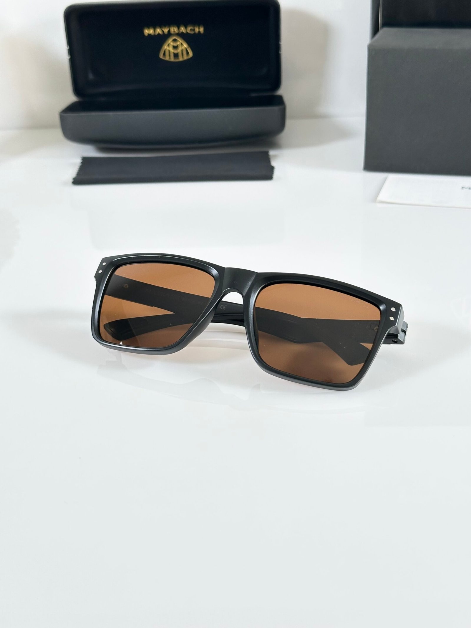 Maybach 7503 Brown - Image 3